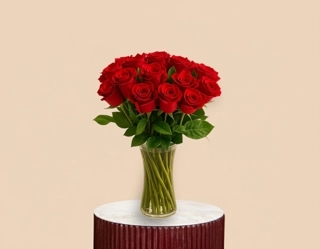 Elegant Red Rose Vase