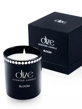 Bloom Days Candle – Scented in a Ceramic Holder with Crystal and Dried Roses Fragrance
