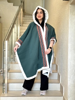 Winter shawl, Sadu style, in several colors, white fur