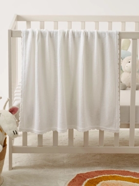 Juniors Knitted Blanket with Scallop Hem - 81x107 cms
