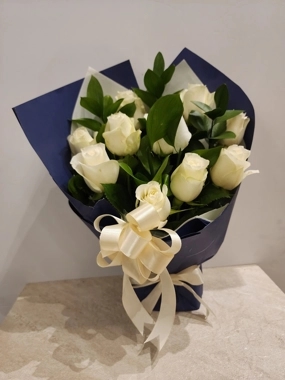 Natural roses bouquet 10