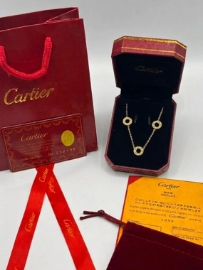 Cartier necklace 3