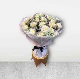 Round white rose