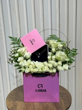 Necklace arrangement 5