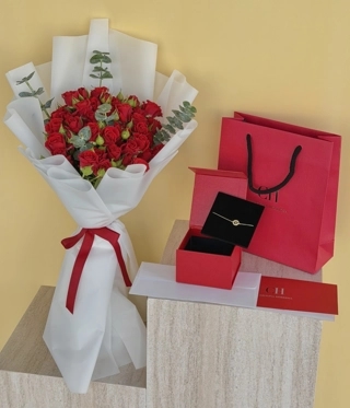 CH bracelet with bouquet