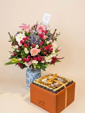A suitable, elegant vase