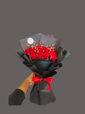 Red rose bouquet with Eucalyptus 2
