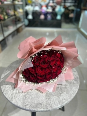 Red and Sofia bouquet