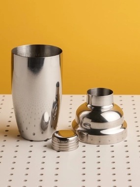 Stainless steel shaker 550 ml