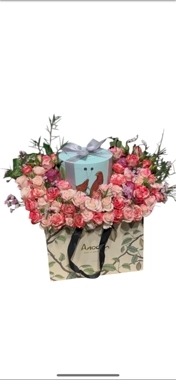 A bouquet of softness with Anoush chocolate