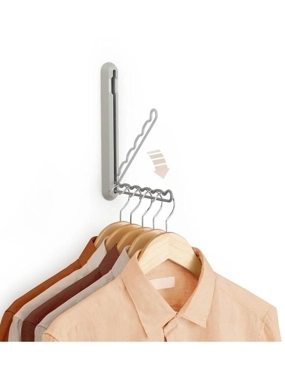 Foldable hanging shelf