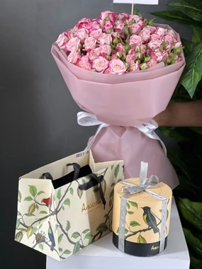 A bouquet of roses with Hala Anoush