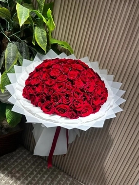 One Hundred Red Gory Roses