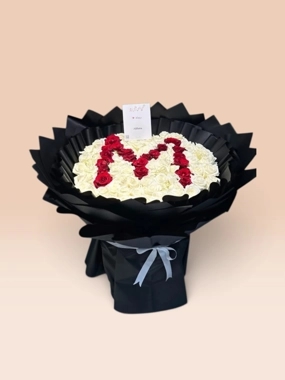 ا White & Red Roses Bouquet