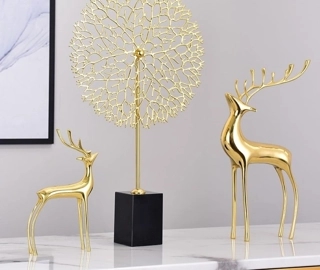 Golden deer set with tree