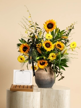Aseel Vase with LEVO