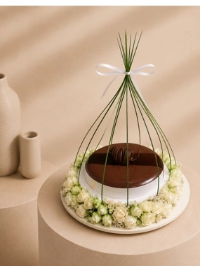 ANNI & DANNI Luxury Floral Cake Arrangement