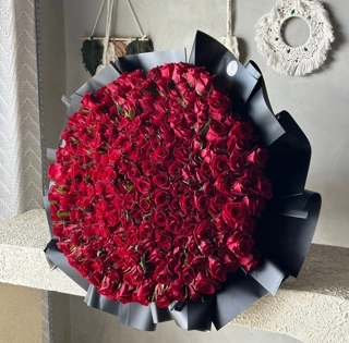 200 roses Bouquet