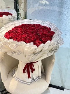 Juri bouquet with sugar or white packaging