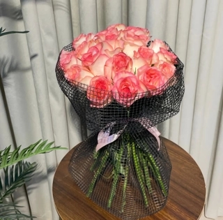 Bouquet Tala shades of pink