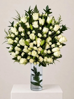Royal Purity Vase