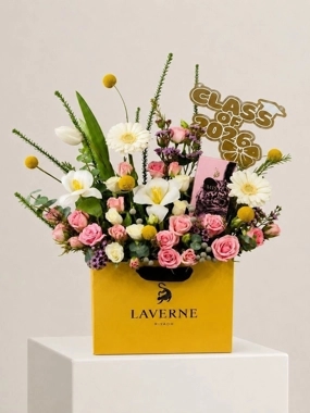Arrangement of roses with La Rose de Marly perfume