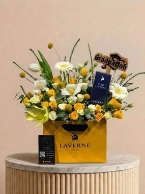 Rose arrangement with a bracelet perfume