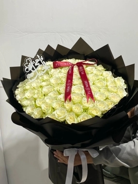 White mother's bouquet