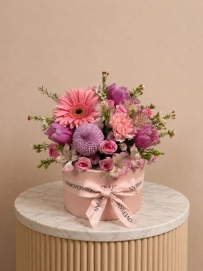 Hanoverian flower and chocolate arrangement