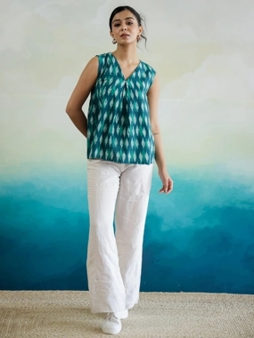 Sanskrutihomes Geometric Print V-Neck Sleeveless Cotton Top