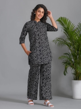 Sanskrutihomes Women All-Over Print Pure Cotton Top and Pyjama Set