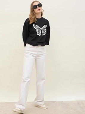 Styli Graphic Print Round Neck T-Shirt