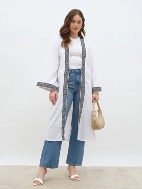 Styli Regular Fit Embroidered Edge Midi Kimono