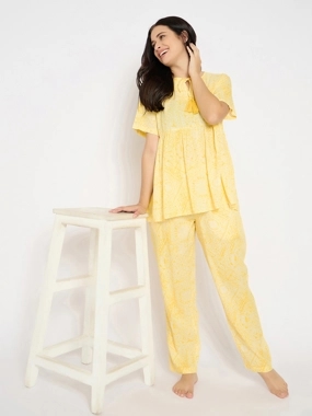 Clovia Printed Short Sleeve Peplum Top and Pyjama Set