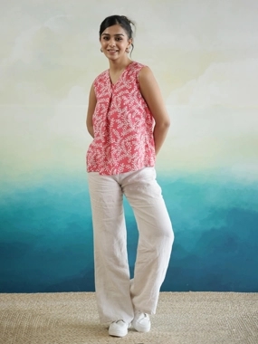 Sanskrutihomes Floral Print V-Neck Sleeveless Cotton Top