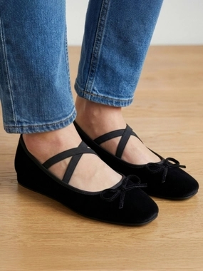 Pair-ie Tales Black Velvet Mary Jane Shoes