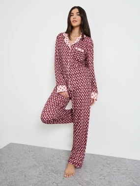 Styli Unwind Burgundy Geo Contrast Print Shirt and Pyjama Set