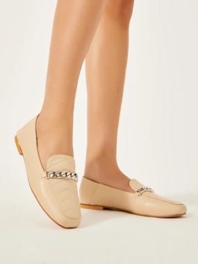 Styli Quilted Chain Trim Casual Shoes