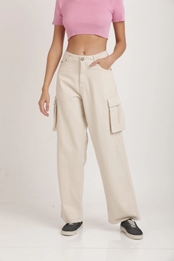 Bene Kleed Women Relaxed Fit High-Rise Pure Cotton Cargo Jeans