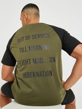 Styli Slogan Back Print Raglan Sleeves T-Shirt and Shorts Set