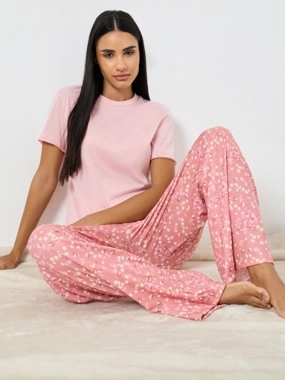 Styli Unwind Solid T-Shirt and Floral Pyjama Set