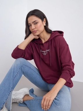 Styli Burgundy Oversized Slogan Print Hoodie