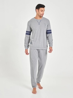 Styli Contrast Panel Regular Fit T-shirt and Loungewear Pants Set