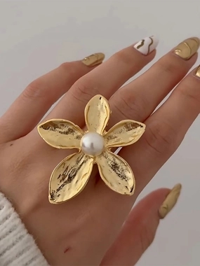 Take Two Faux Pearl Detail Flower Ring