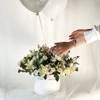 Elegant flower box