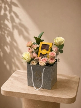 Levo chocolate bar with natural roses