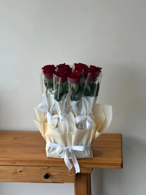 Individual rose bouquets (10 pieces)