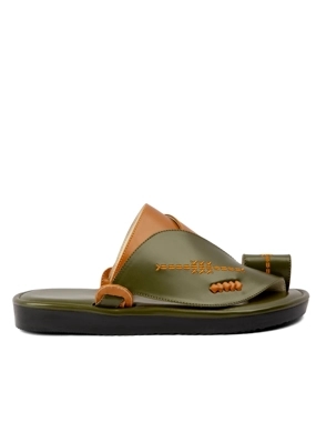 Oriental shoe with memory foam orthopedic insole
