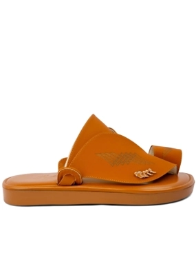 Oriental shoe with memory foam orthopedic insole