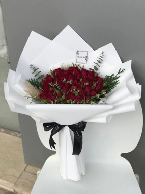 Red flower bouquet